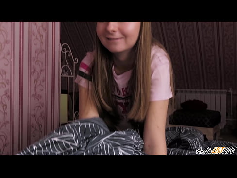 ❤️ Blondie suger BFF's dypt og får sperm i munnen ☑ Porno hos oss ❤