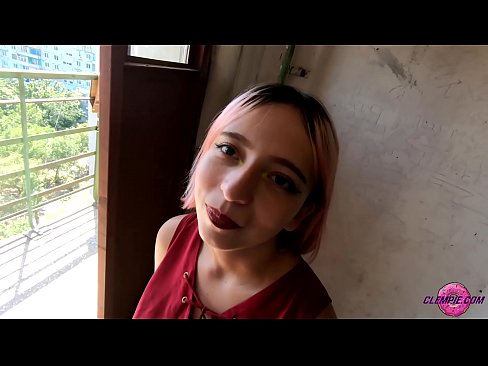 ❤️ Sensuell student suger en fremmed i utmarken - Cum On His Face ☑ Porno hos oss ❤